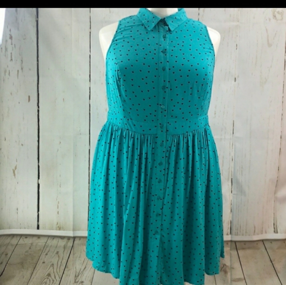 sleeveless dress